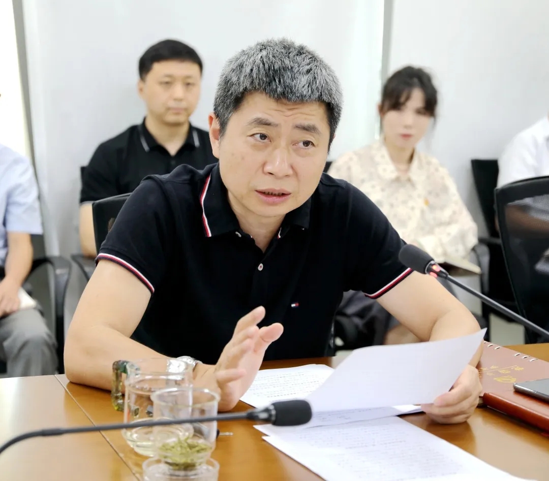 用实干实绩实效推动高质量发展丨麻将胡了2
召开干部大会巩固深化主题教育成果