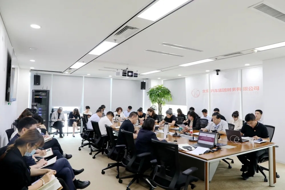 用实干实绩实效推动高质量发展丨麻将胡了2
召开干部大会巩固深化主题教育成果